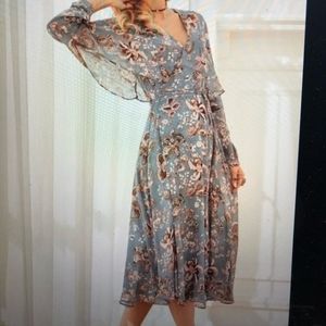Suzanne Betro floral chiffon surplice wrap dress